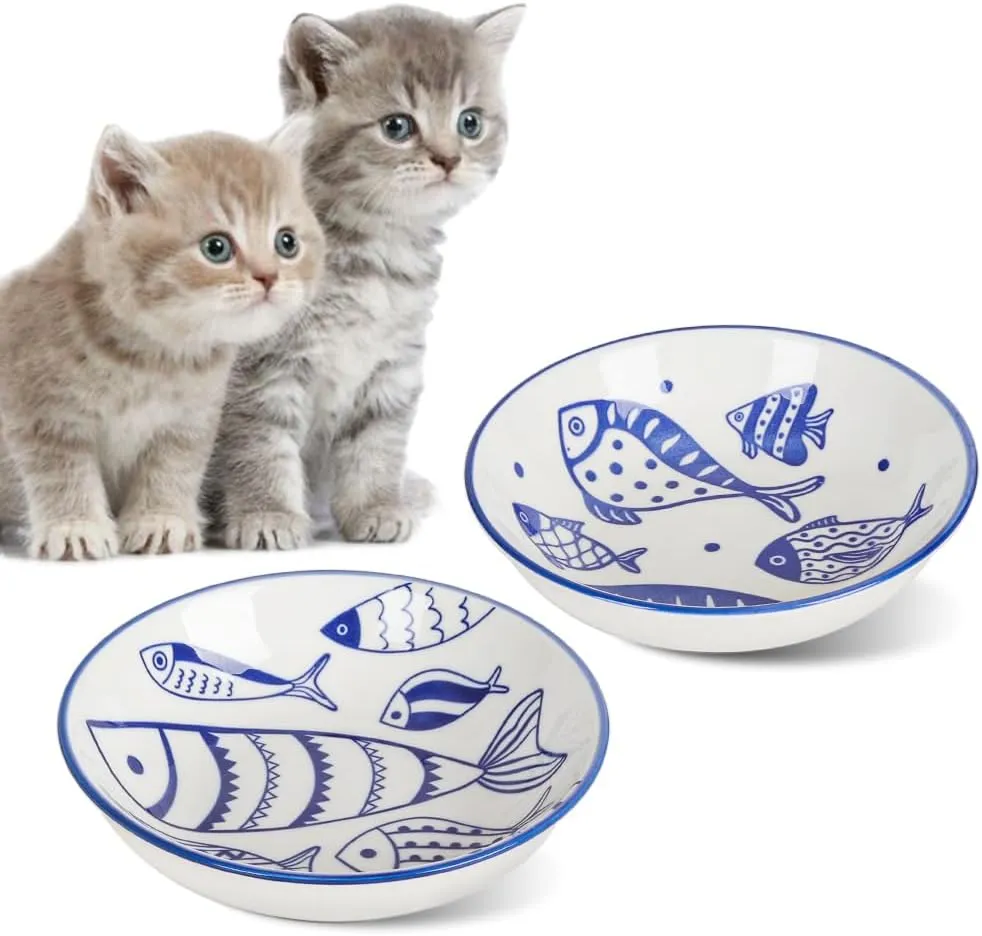 HAPPY KIT 2Pcs Wide Shallow Cat Bowls,8.5oz Colorful Plate Set with Non-Slip Mat,5.7 inch Indoor Ceramic Cats Dish/Dishes Relief of Whisker Fatigue - Microwave and Dishwasher Safe